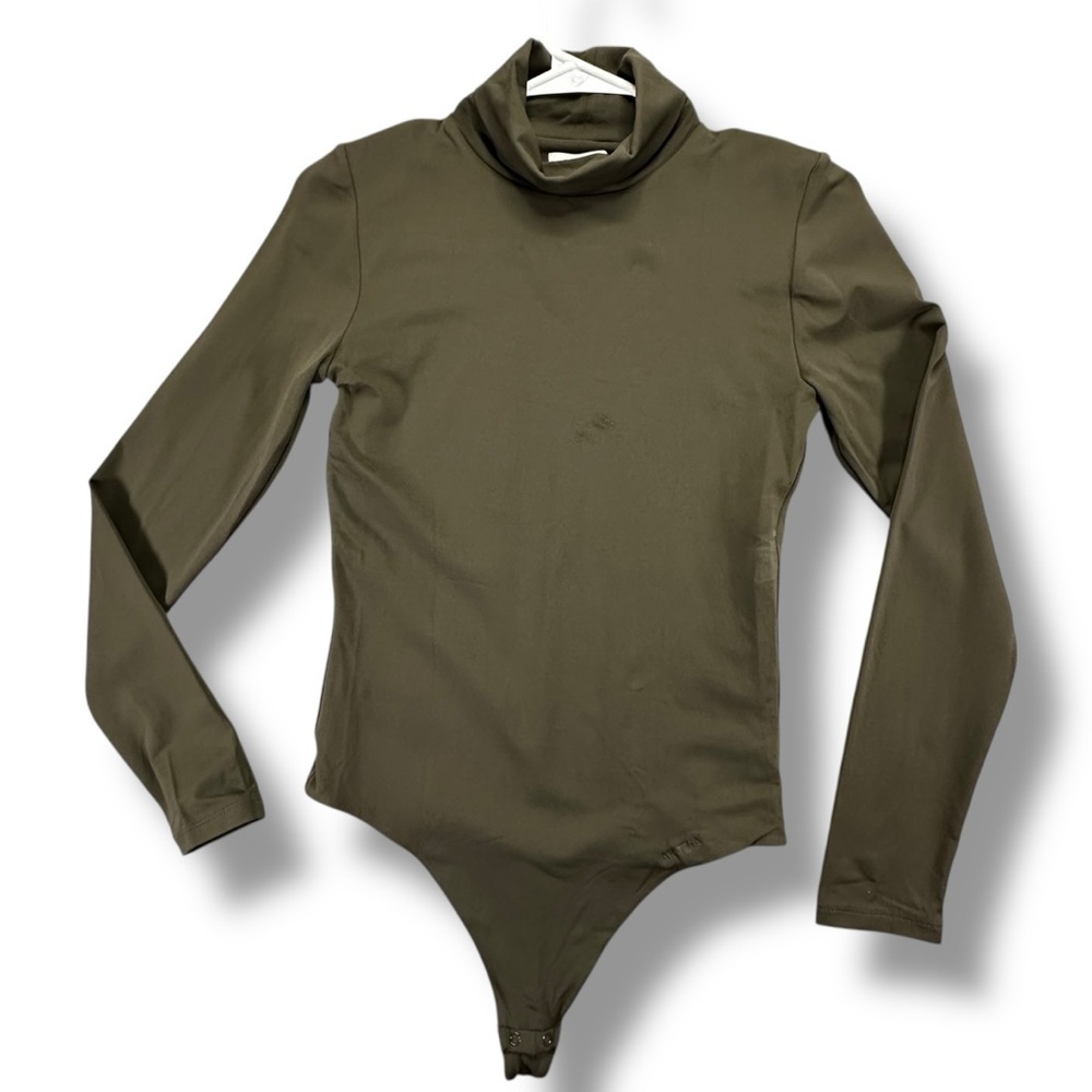 Babaton Aritzia Contour Long Sleeve Turtleneck Bodysuit Medium Olive Green